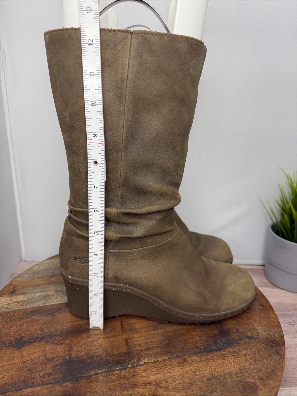 KEEN Women's “Akita” Mid-Calf Wedge Boots - Size: 8.5 - Picture 5 of 7